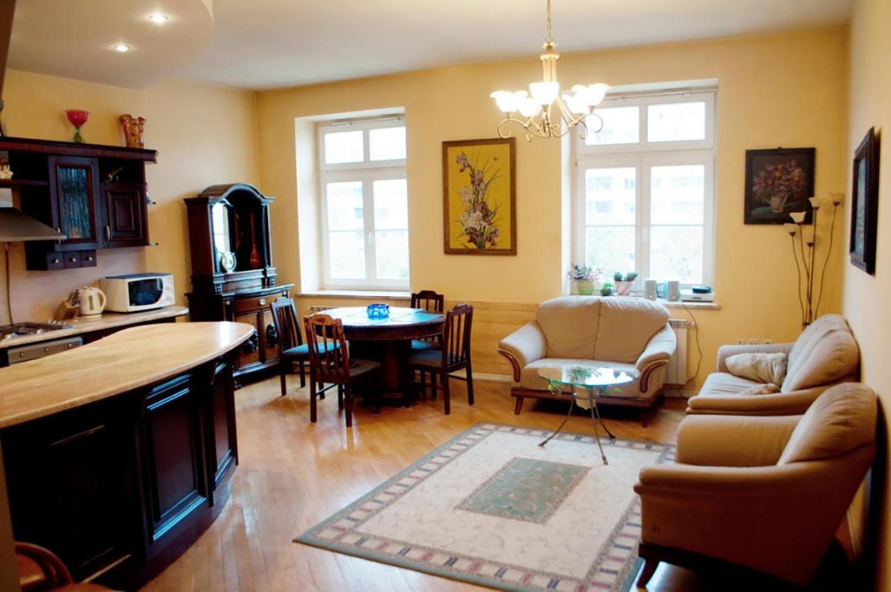 Two Bedroom Luxury Apartment إلفيف المظهر الخارجي الصورة